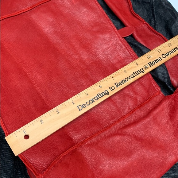 Maxon Collection Hobo Bag in Suede with tassel - Picture 16 of 17